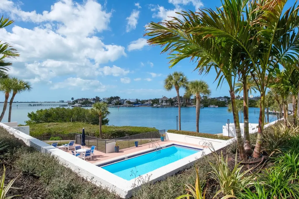 8 Belleview Boulevard Belleair FL 33756