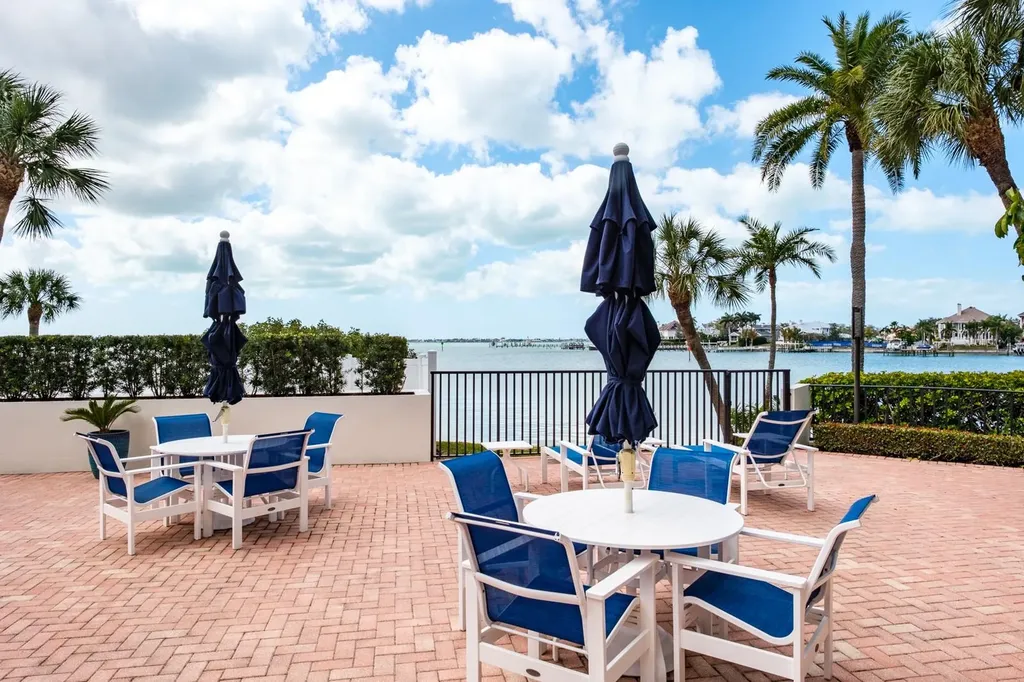 8 Belleview Boulevard Belleair FL 33756