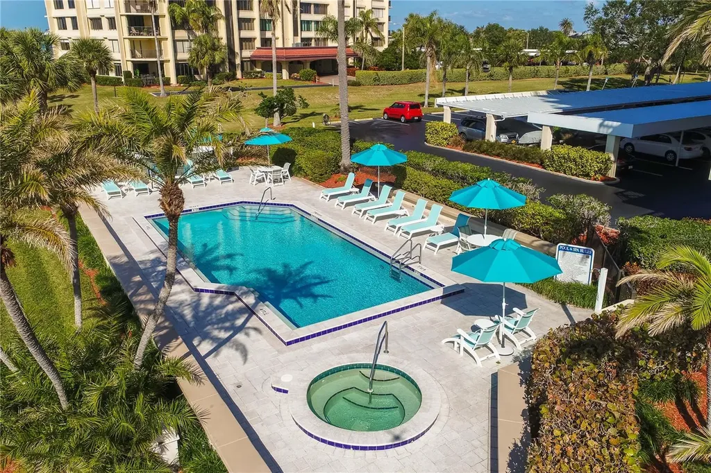 690 Island Way Clearwater Beach FL 33767