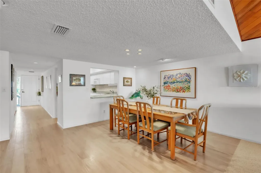 5635 Gulf Of Mexico Drive Longboat Key FL 34228