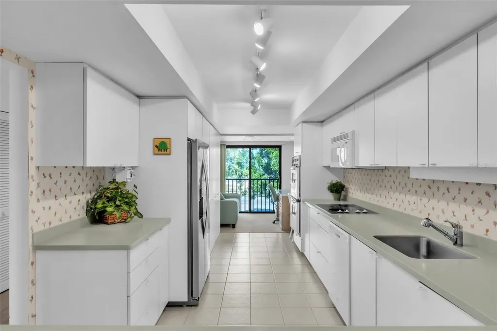 5635 Gulf Of Mexico Drive Longboat Key FL 34228