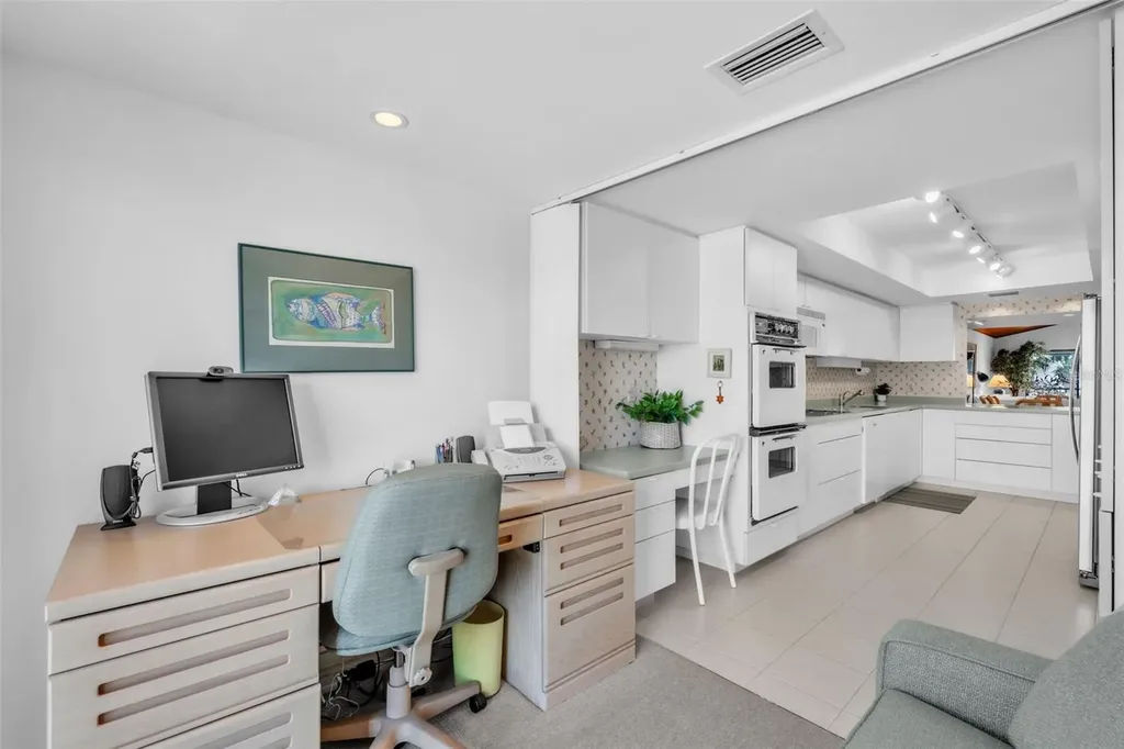 5635 Gulf Of Mexico Drive Longboat Key FL 34228