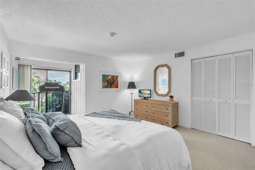 5635 Gulf Of Mexico Drive Longboat Key FL 34228