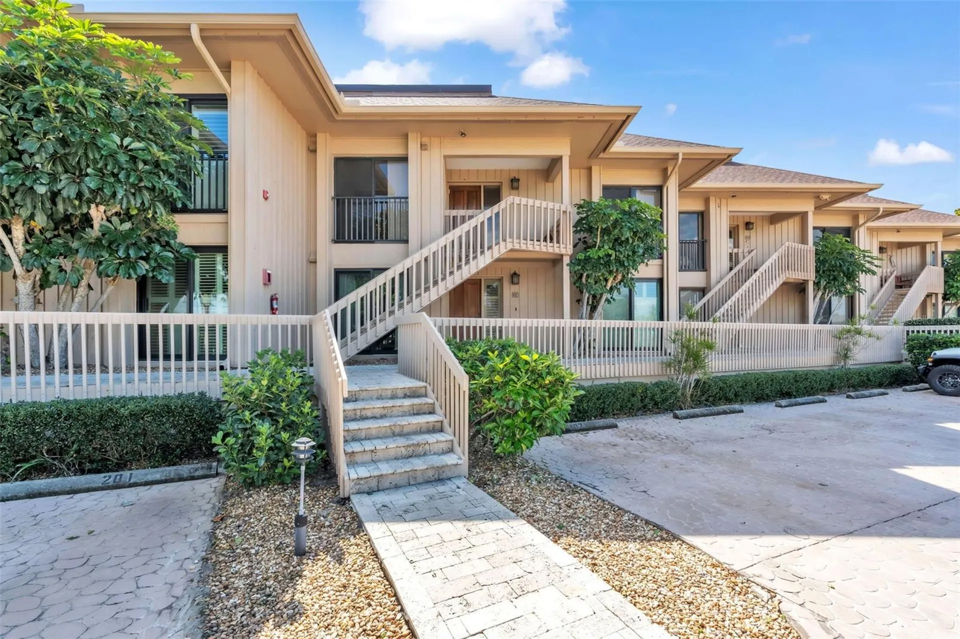 5635 Gulf Of Mexico Drive Longboat Key FL 34228