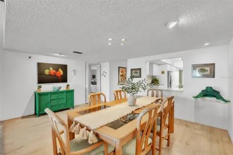 5635 Gulf Of Mexico Drive Longboat Key FL 34228
