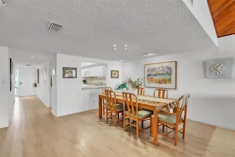 5635 Gulf Of Mexico Drive Longboat Key FL 34228