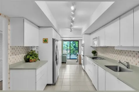 5635 Gulf Of Mexico Drive Longboat Key FL 34228