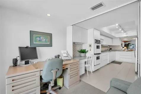 5635 Gulf Of Mexico Drive Longboat Key FL 34228