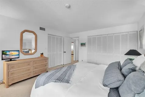 5635 Gulf Of Mexico Drive Longboat Key FL 34228