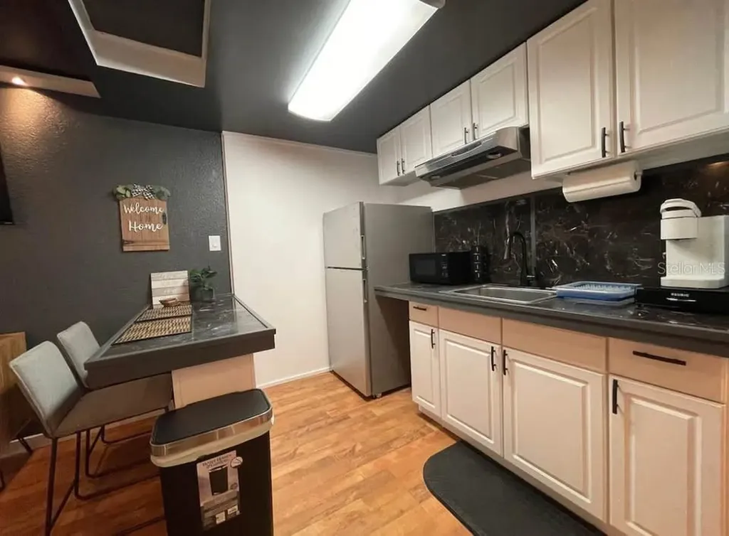 7908 W Elm Street Tampa FL 33615