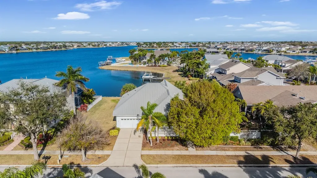 423 Manns Harbor Drive Apollo Beach FL 33572
