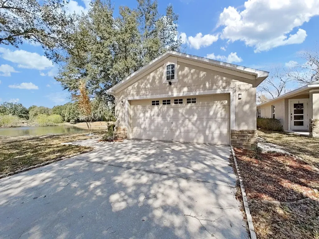 1606 Marsh Wood Drive Seffner FL 33584