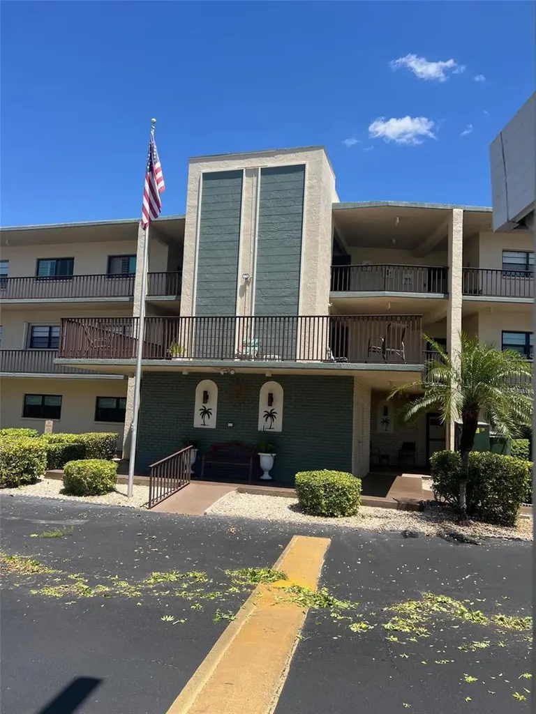 7951 58th Avenue N St Petersburg FL 33709
