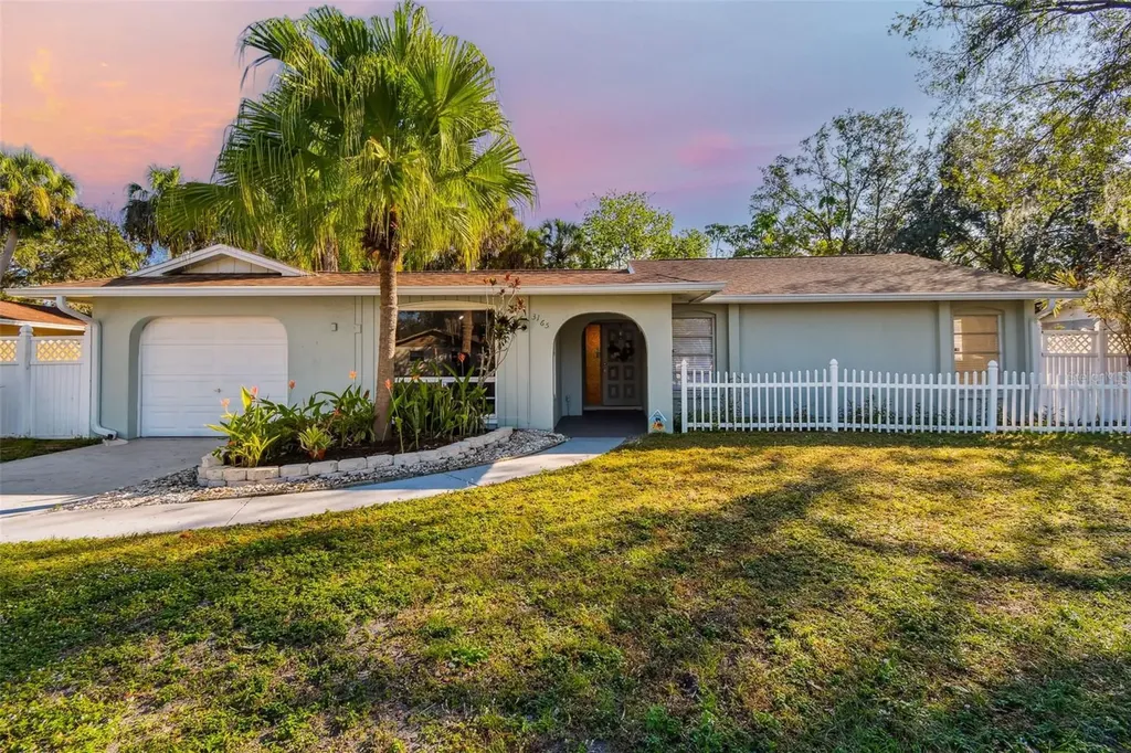 3165 Woodmont Drive Sarasota FL 34232