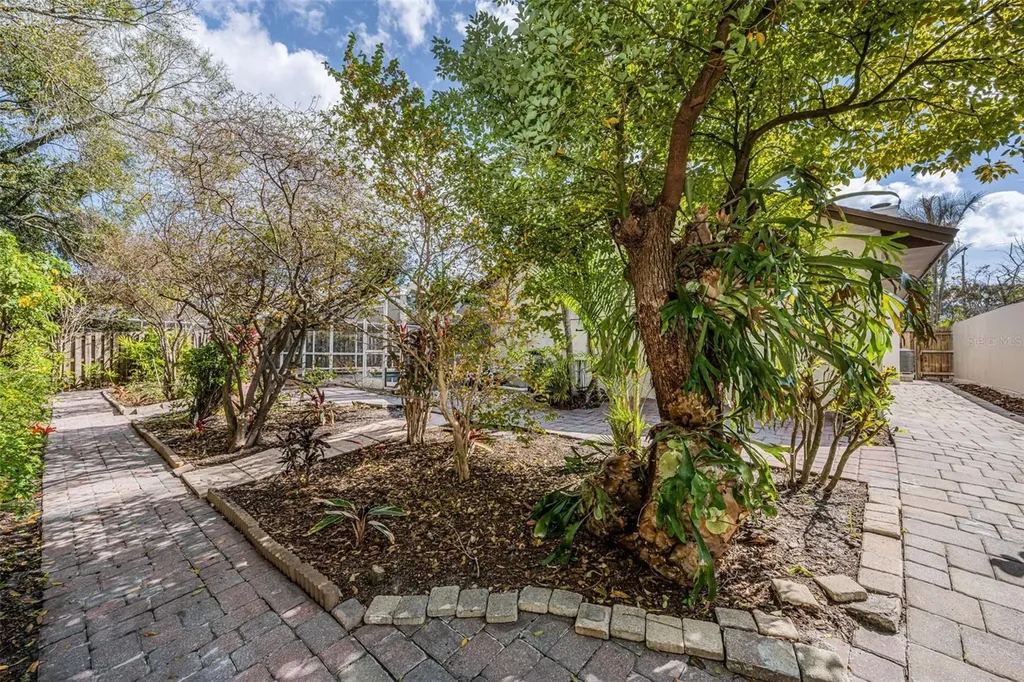 12038 Stone Crossing Circle Tampa FL 33635