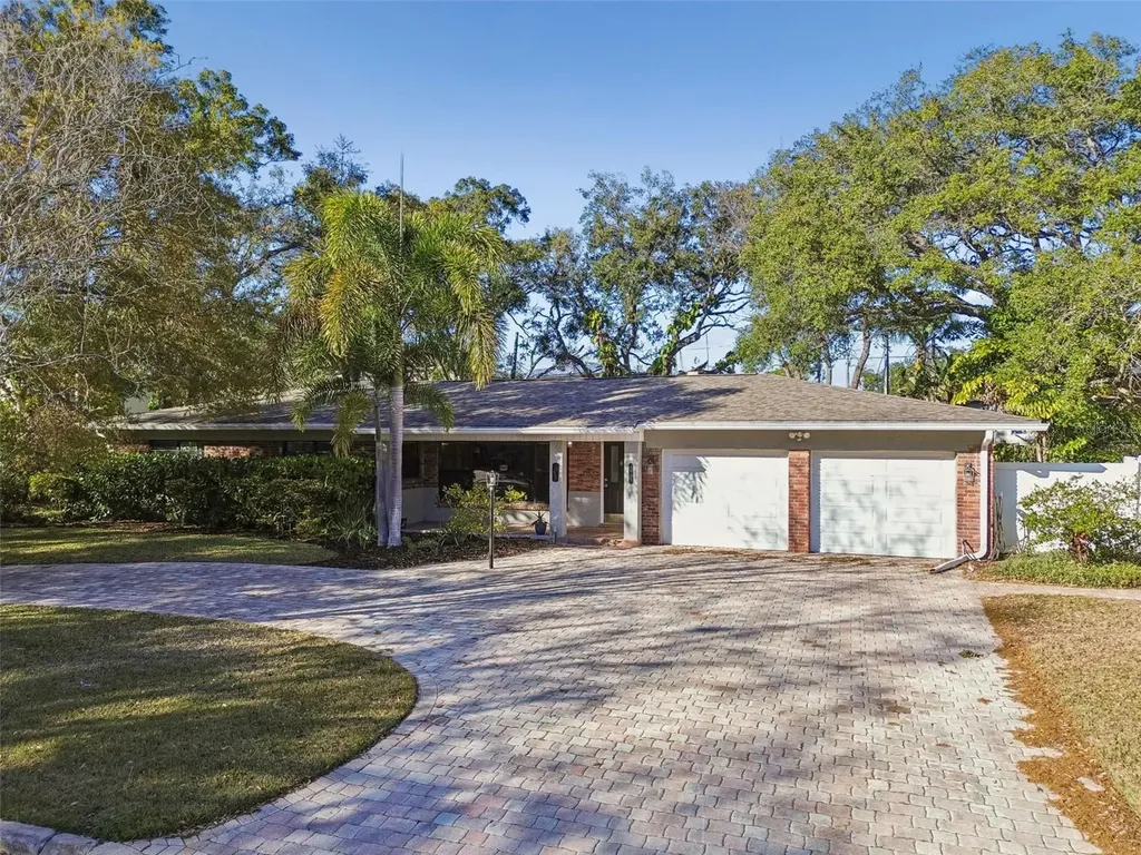 4633 W Longfellow Avenue Tampa FL 33629