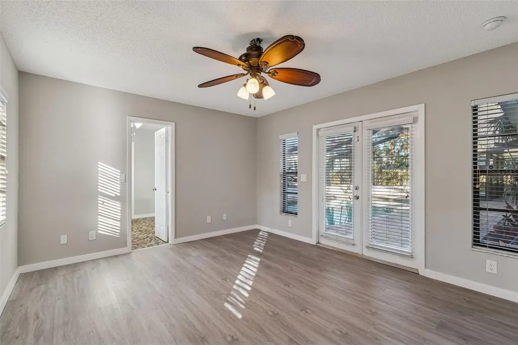 4633 W Longfellow Avenue Tampa FL 33629