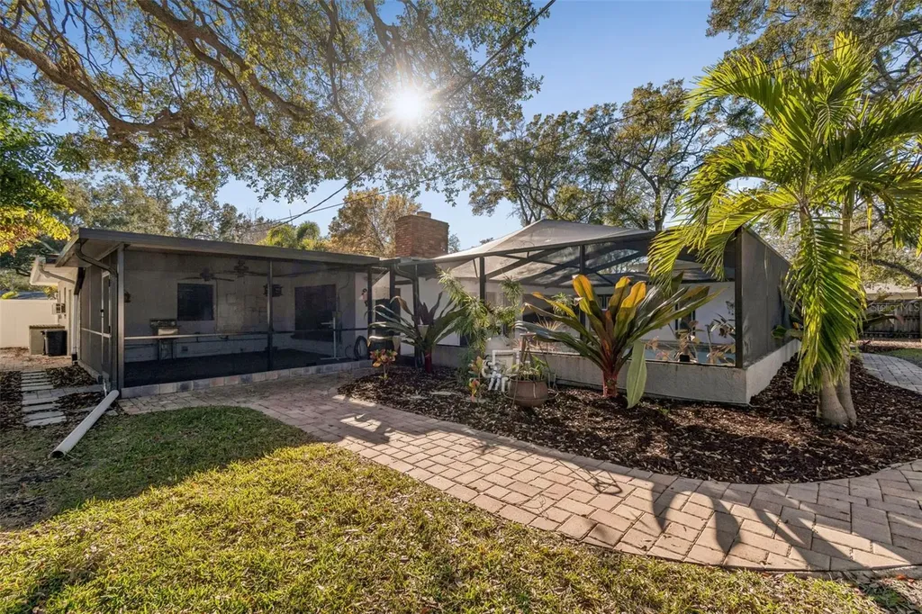4633 W Longfellow Avenue Tampa FL 33629
