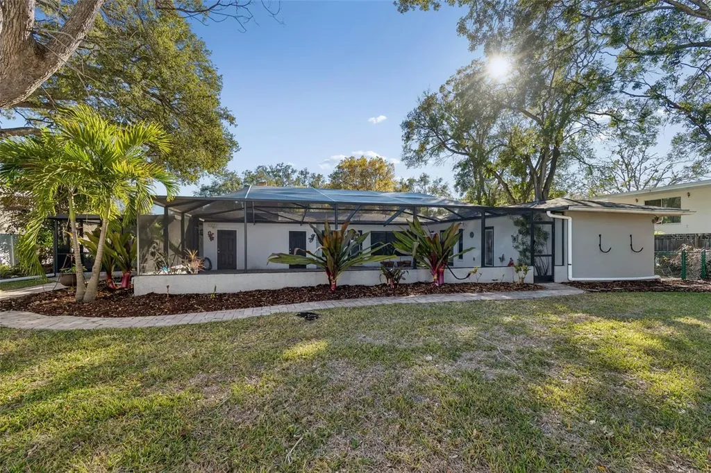 4633 W Longfellow Avenue Tampa FL 33629