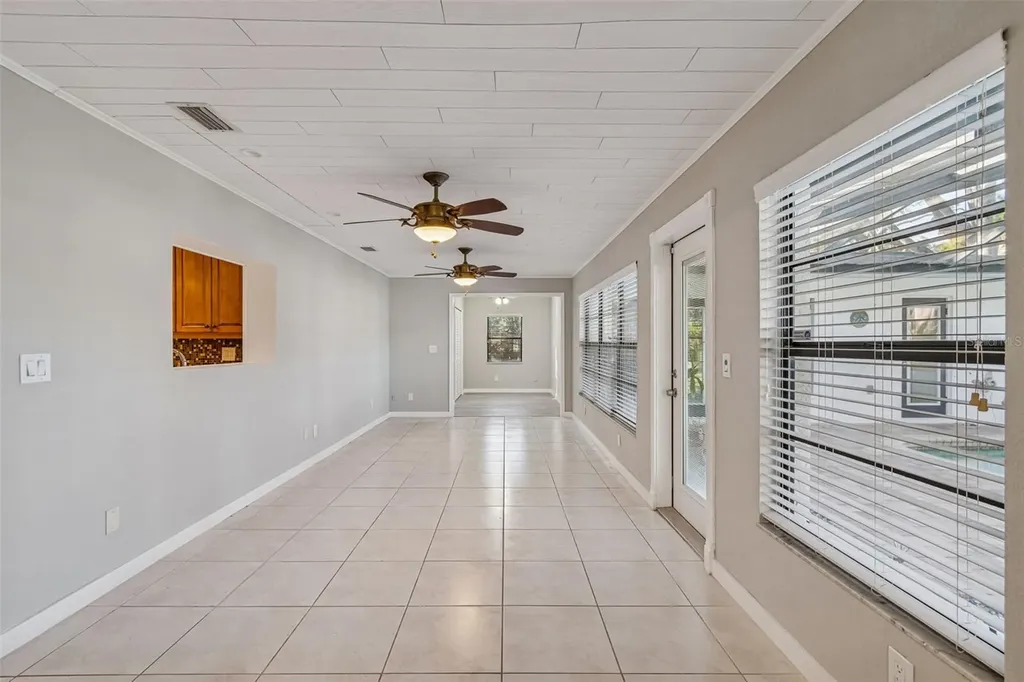 4633 W Longfellow Avenue Tampa FL 33629