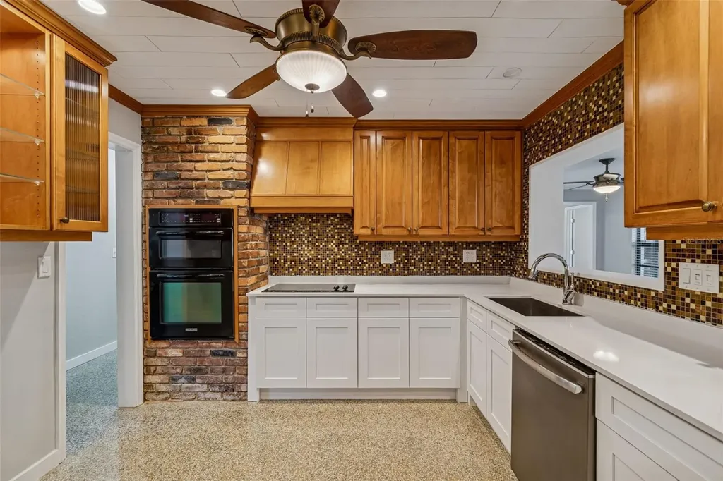 4633 W Longfellow Avenue Tampa FL 33629