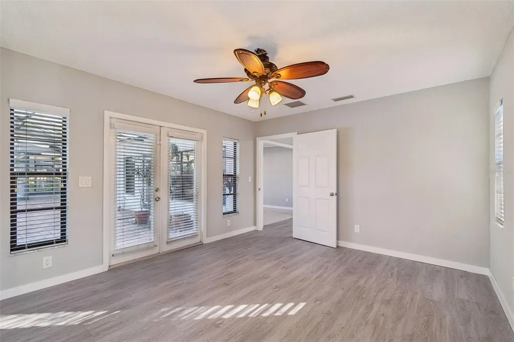4633 W Longfellow Avenue Tampa FL 33629
