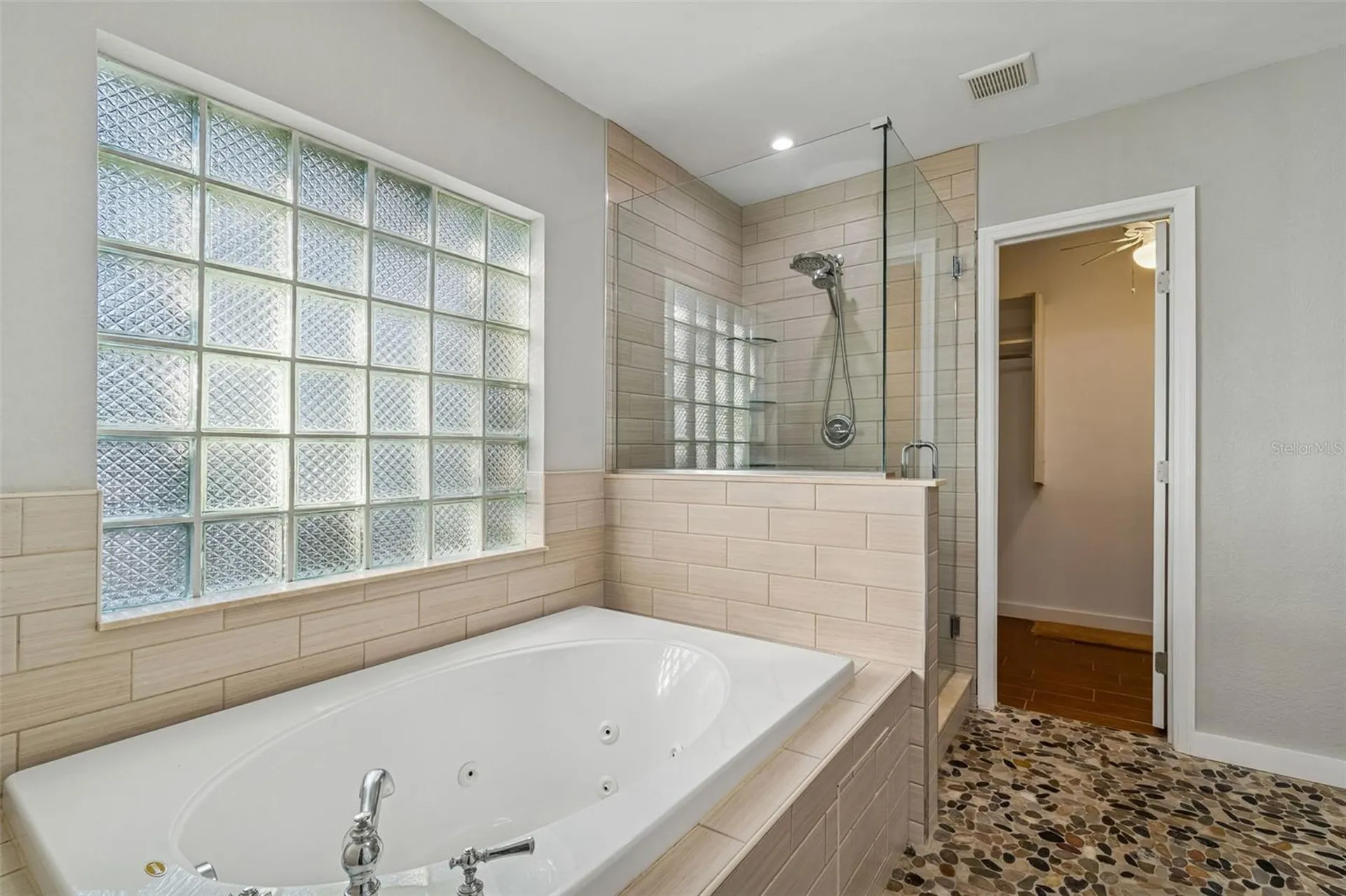 4633 W Longfellow Avenue Tampa FL 33629