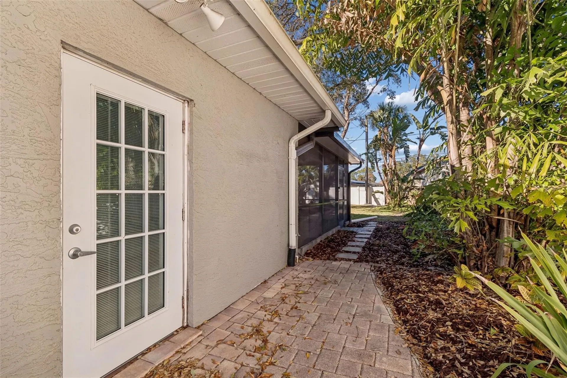 4633 W Longfellow Avenue Tampa FL 33629
