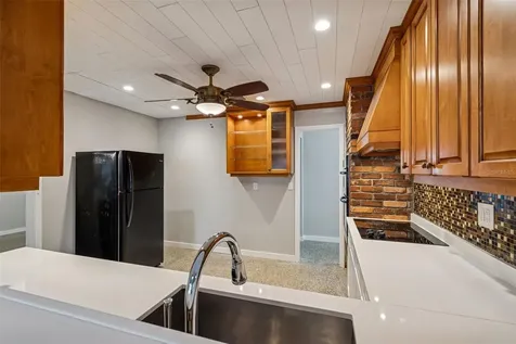 4633 W Longfellow Avenue Tampa FL 33629