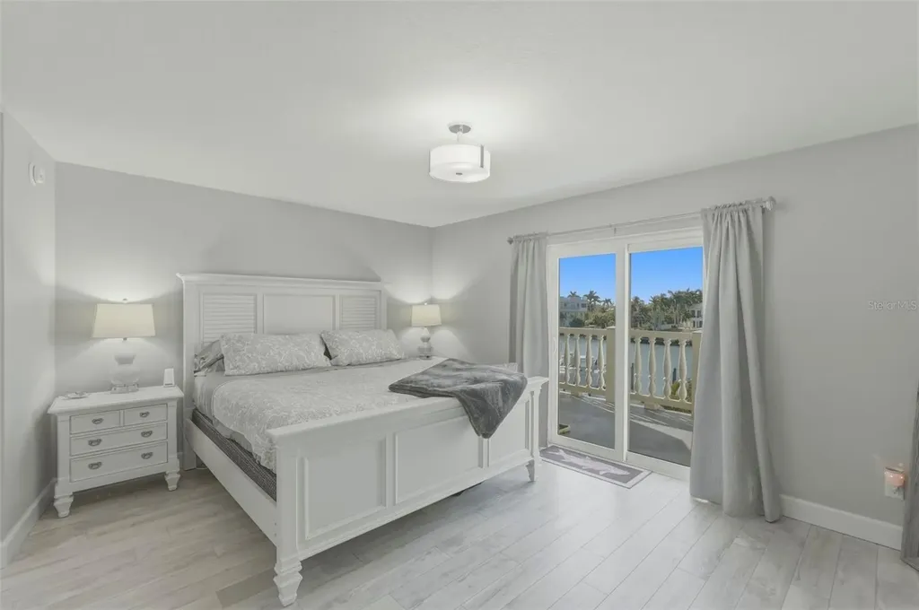 544 Pinellas Bayway S Tierra Verde FL 33715