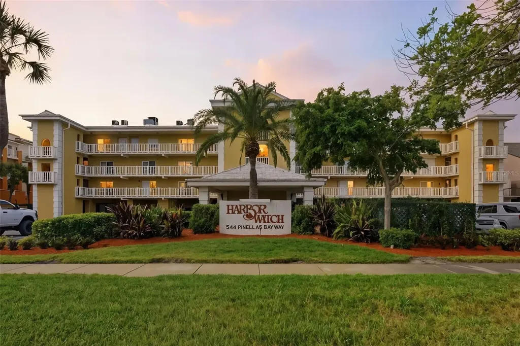 544 Pinellas Bayway S Tierra Verde FL 33715