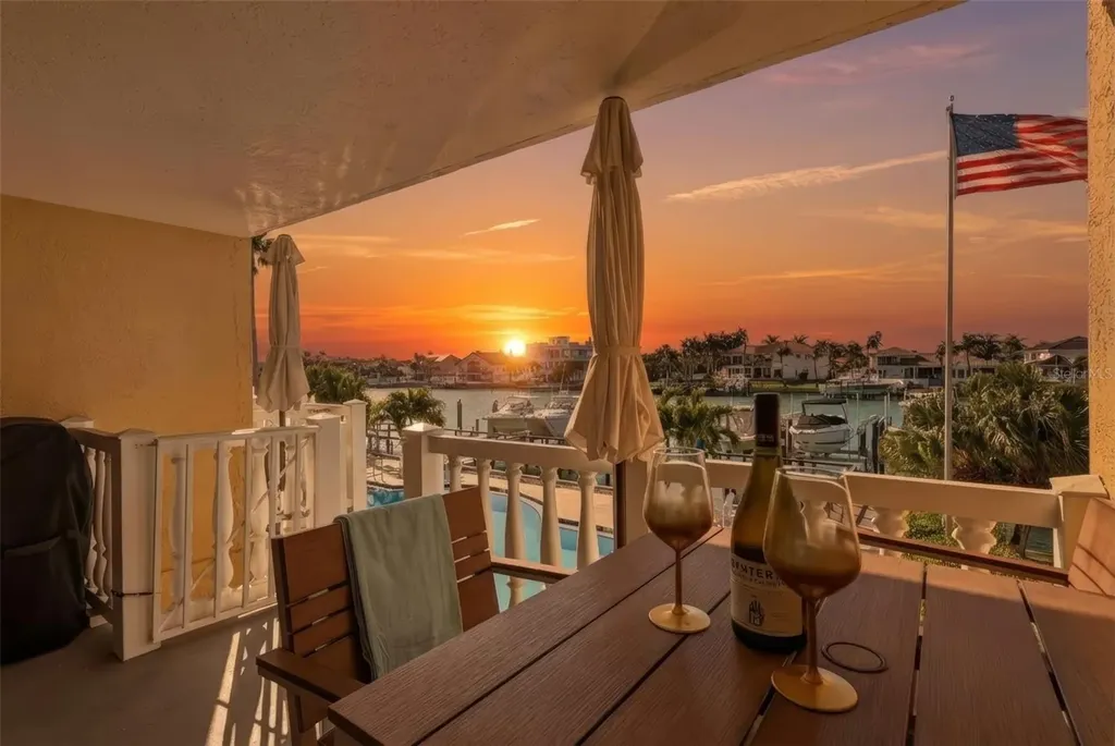 544 Pinellas Bayway S Tierra Verde FL 33715