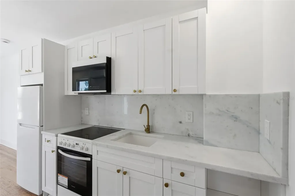 326 6th Avenue N St Petersburg FL 33701