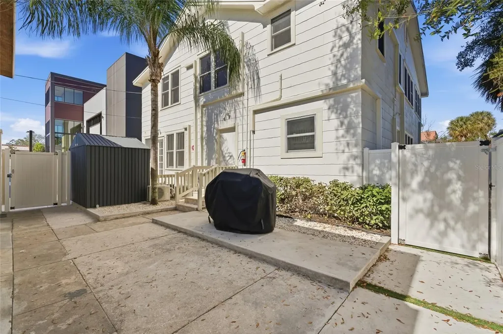 326 6th Avenue N St Petersburg FL 33701