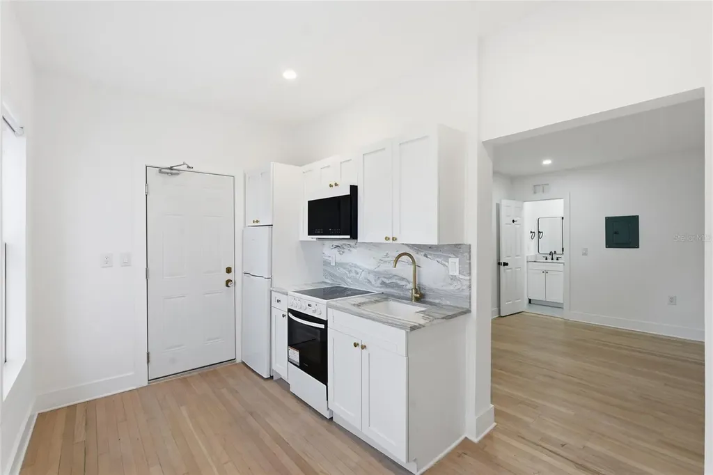 326 6th Avenue N St Petersburg FL 33701