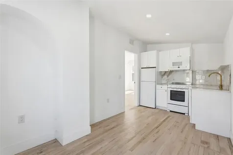 326 6th Avenue N St Petersburg FL 33701