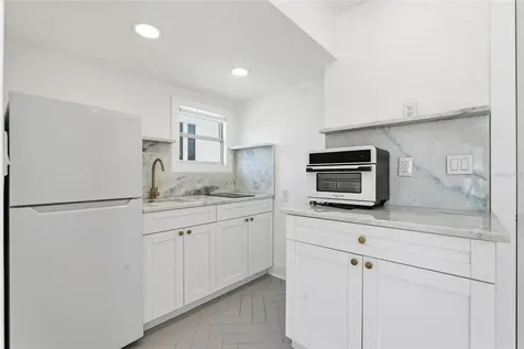 326 6th Avenue N St Petersburg FL 33701