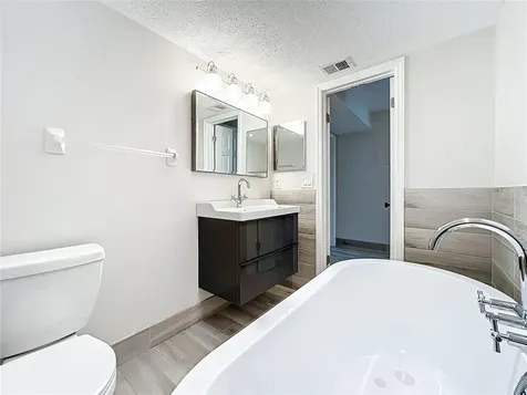 470 W Par Street Orlando FL 32804