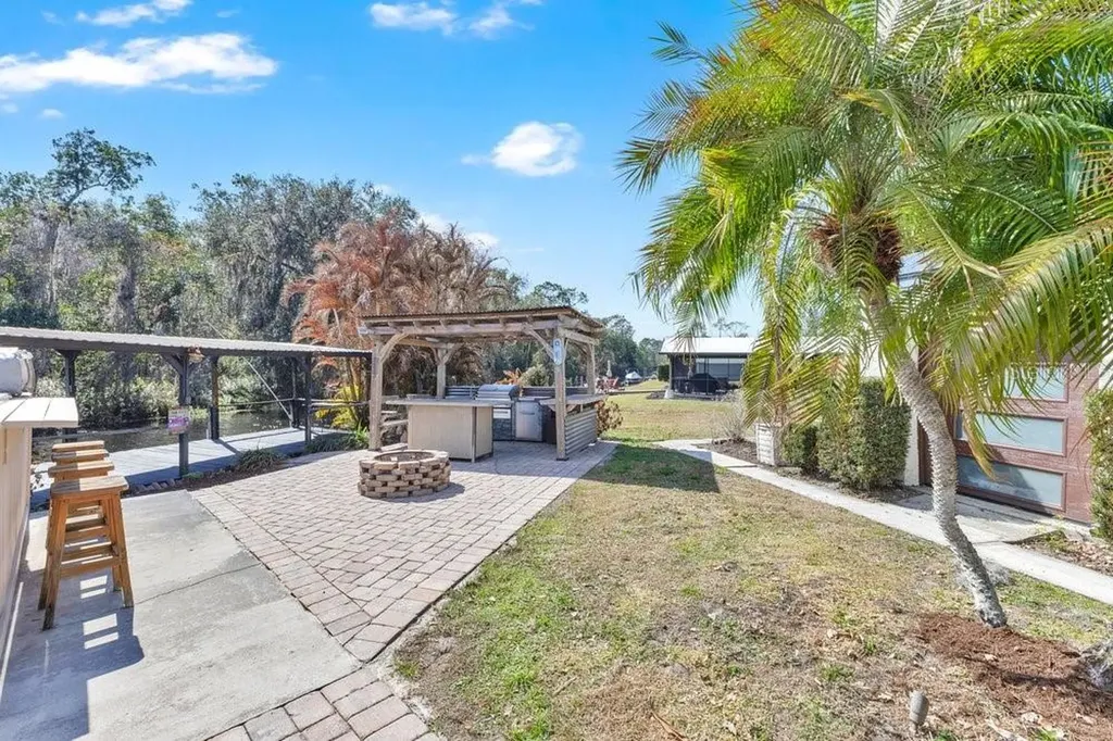 6670 Bay Shore Drive St Cloud FL 34771