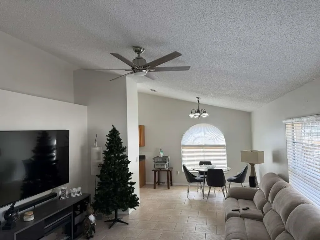 1421 Mohrlake Drive Brandon FL 33511