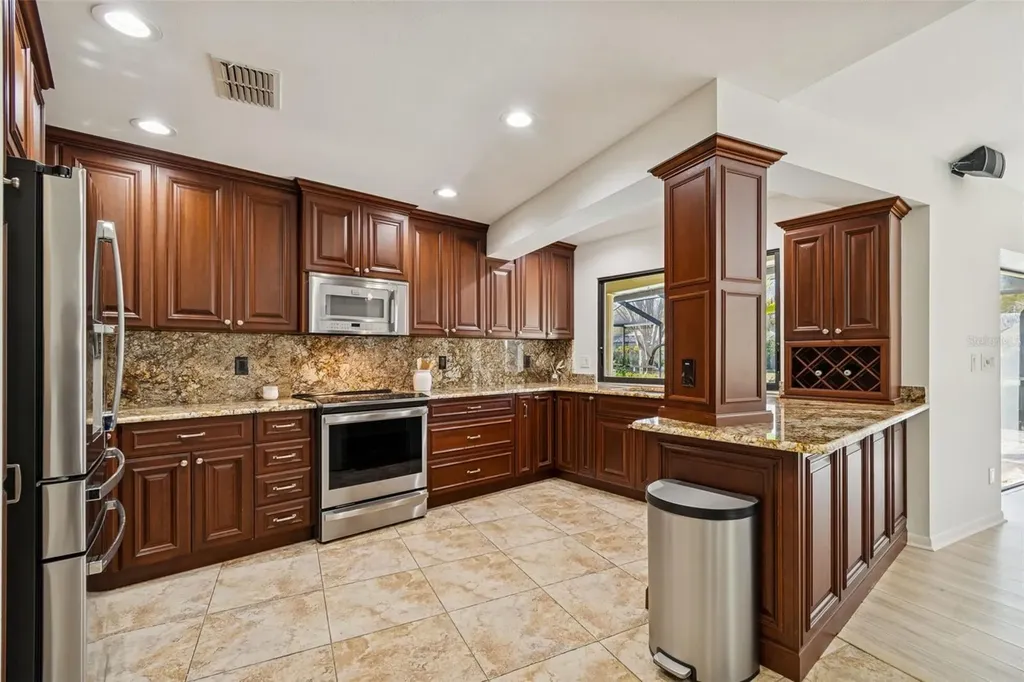 2194 Pinnacle Circle N Palm Harbor FL 34684