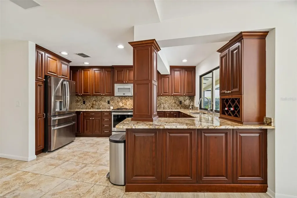 2194 Pinnacle Circle N Palm Harbor FL 34684