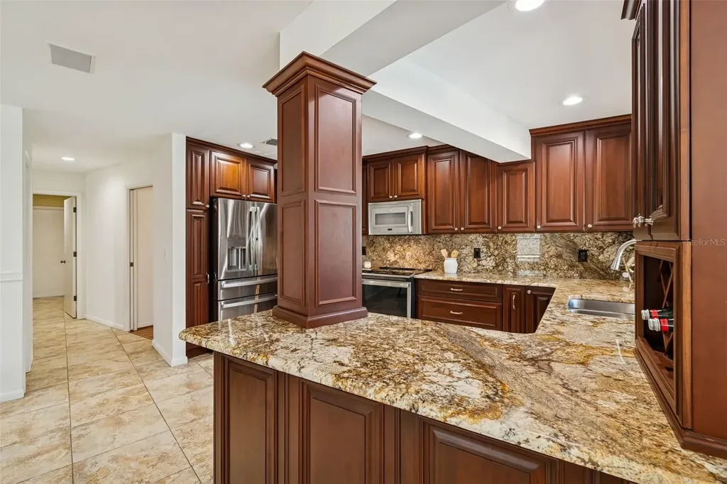 2194 Pinnacle Circle N Palm Harbor FL 34684