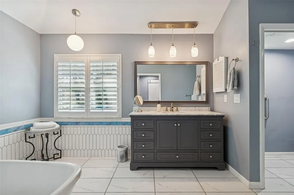 2194 Pinnacle Circle N Palm Harbor FL 34684