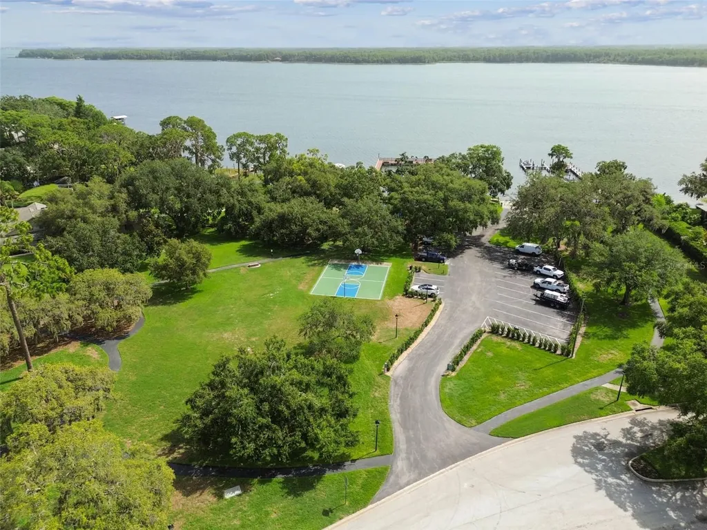 2194 Pinnacle Circle N Palm Harbor FL 34684