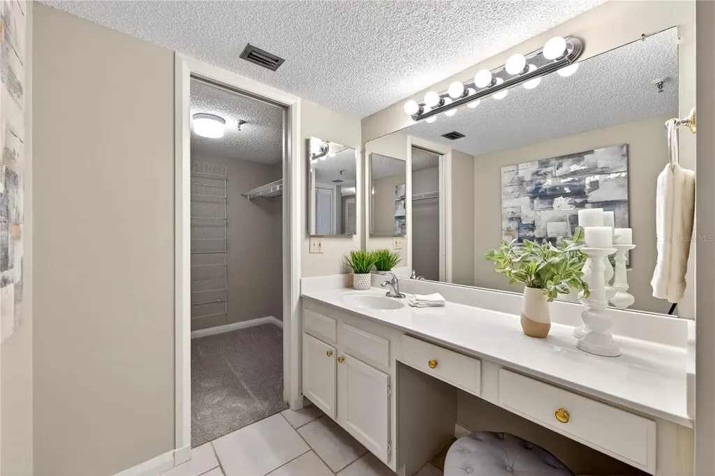 5950 Pelican Bay Plaza S Gulfport FL 33707