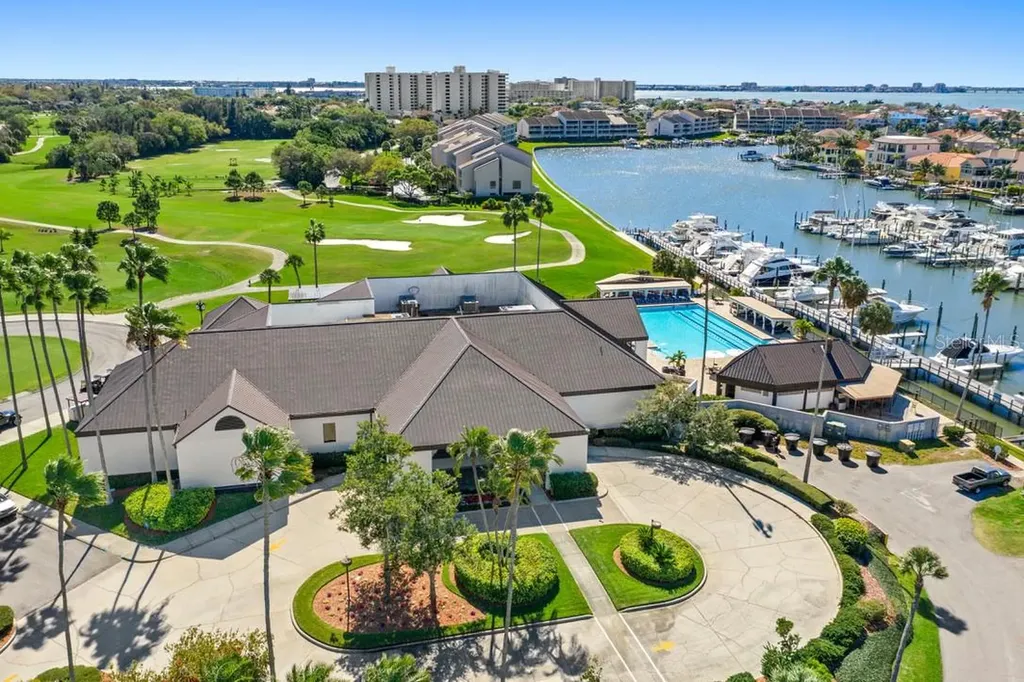 5950 Pelican Bay Plaza S Gulfport FL 33707