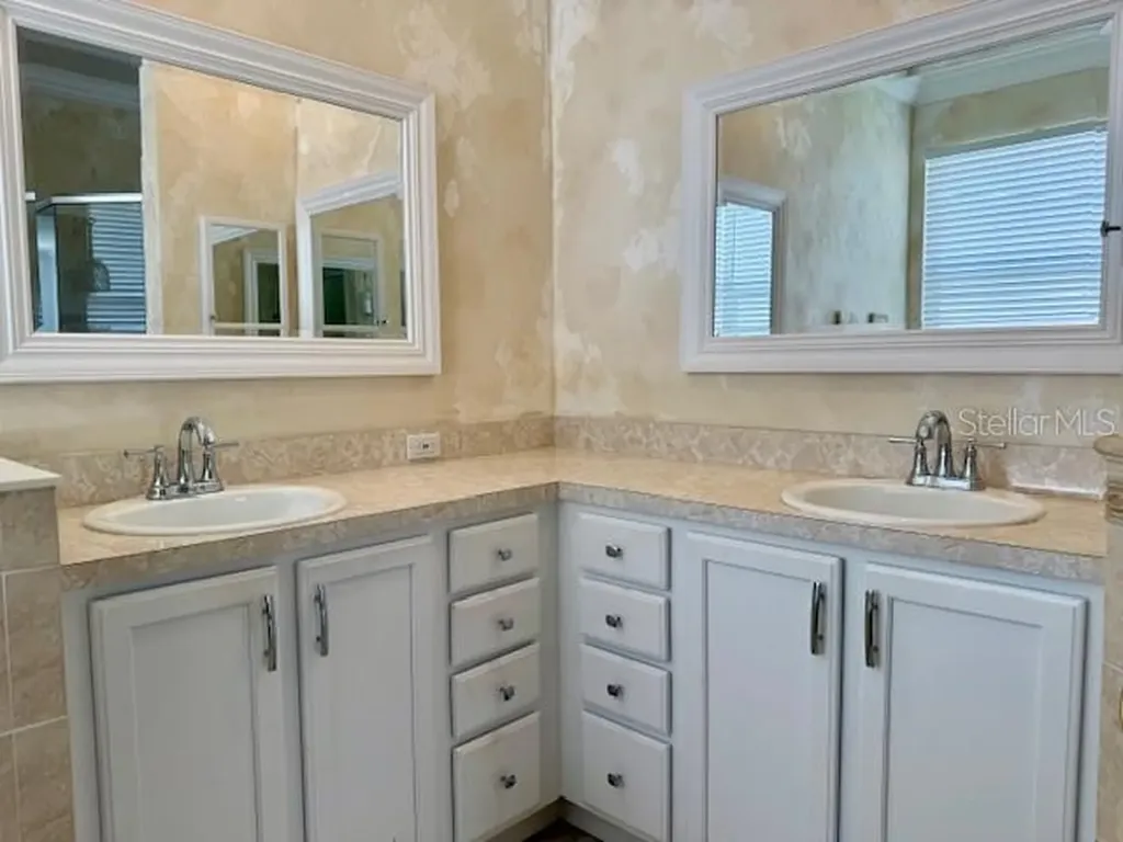 6614 64th Bradenton FL 34203