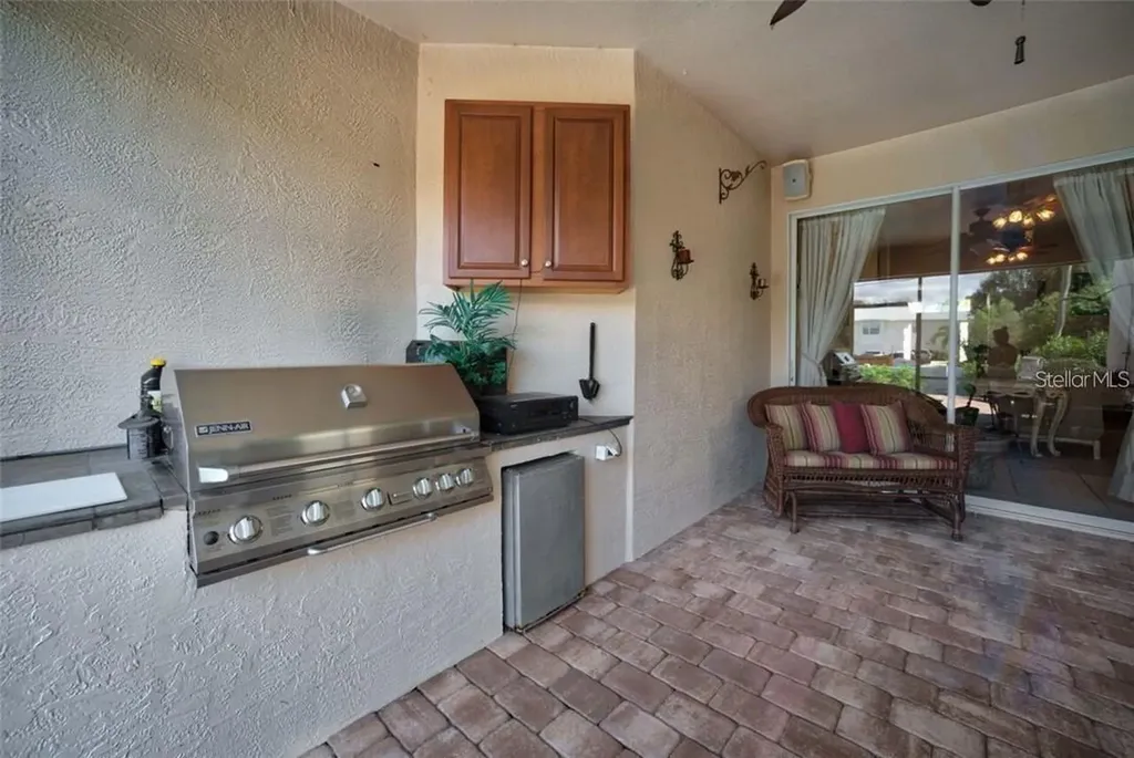 6614 64th Bradenton FL 34203