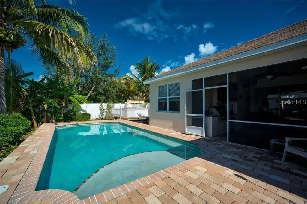 6614 64th Bradenton FL 34203
